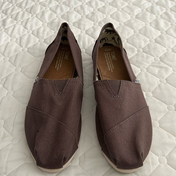 Tom’s Flats - Picture 1 of 4